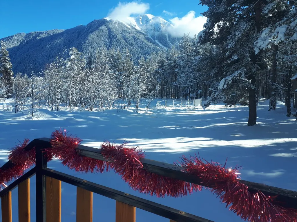 Коттедж Домик-усадьба с панорамным видом на лес и горы — Архыз