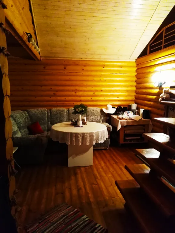 Дом - баня на берегу реки