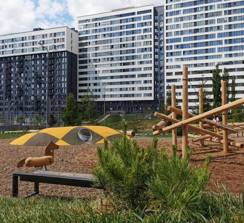 Уютная светлая квартира с большими окнами