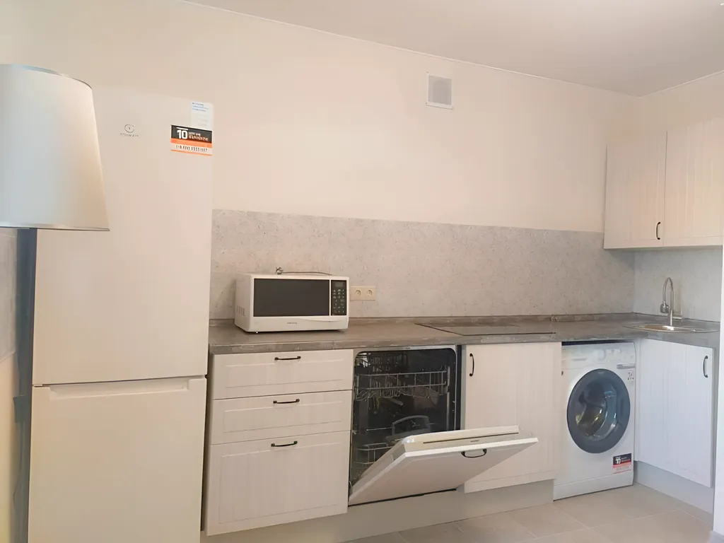 Уютная комната в квартире в 5 минутах пешком от метро