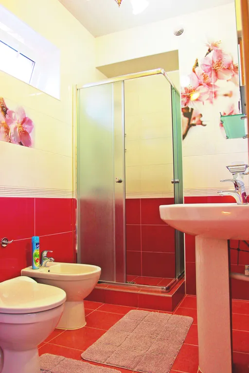 Дом с бассейном