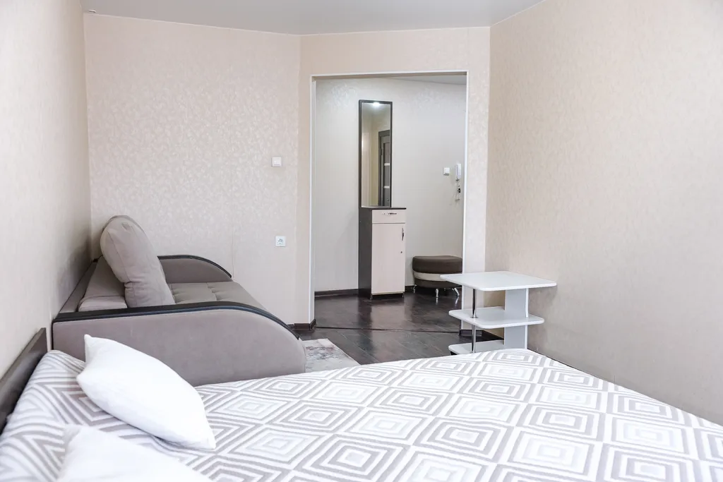 Чистая уютная 1-комнатная в центре, заселение до 23-00 часов