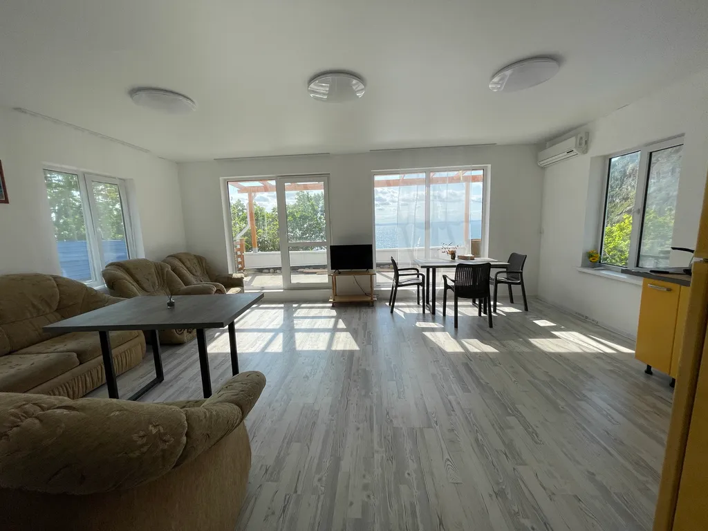 Апартаменты на 2 этаже с видом на море