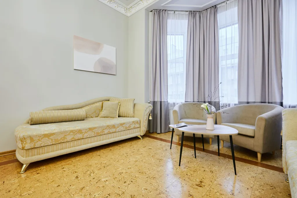 3 спальни, балкон, красивый дом