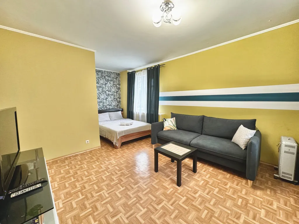 Однокомнатная класса комфорт с большой кухней у ДК Металлургов