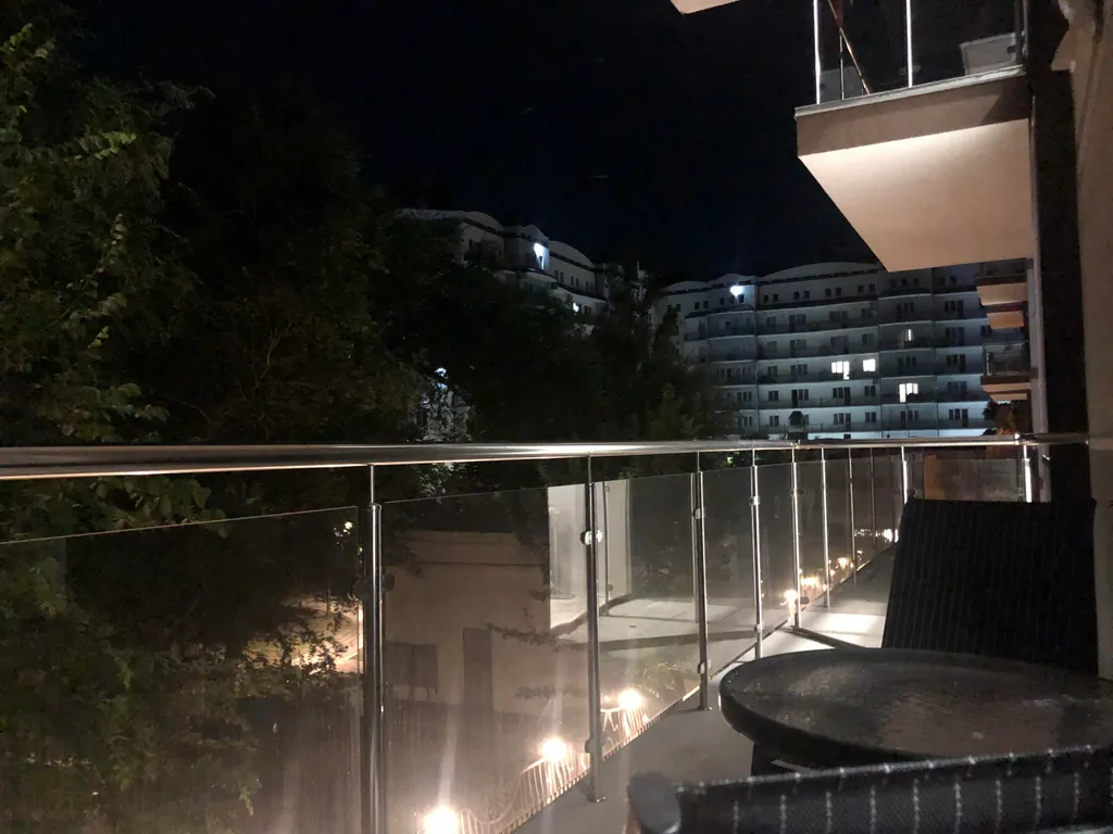 Апартамент с кухней, отдельной спальней с видом на парк