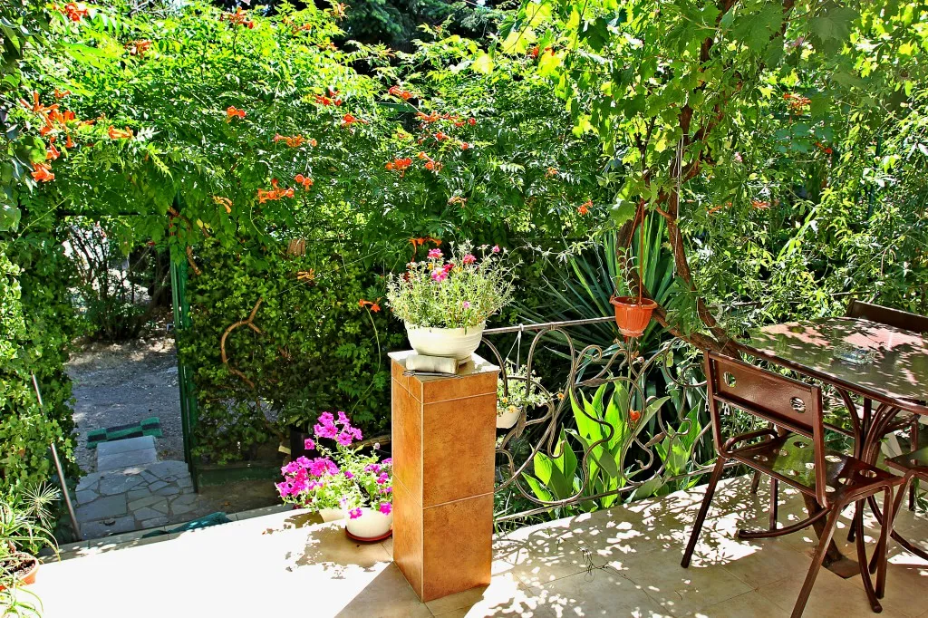 Двухкомнатная квартира возле набережной Ялты