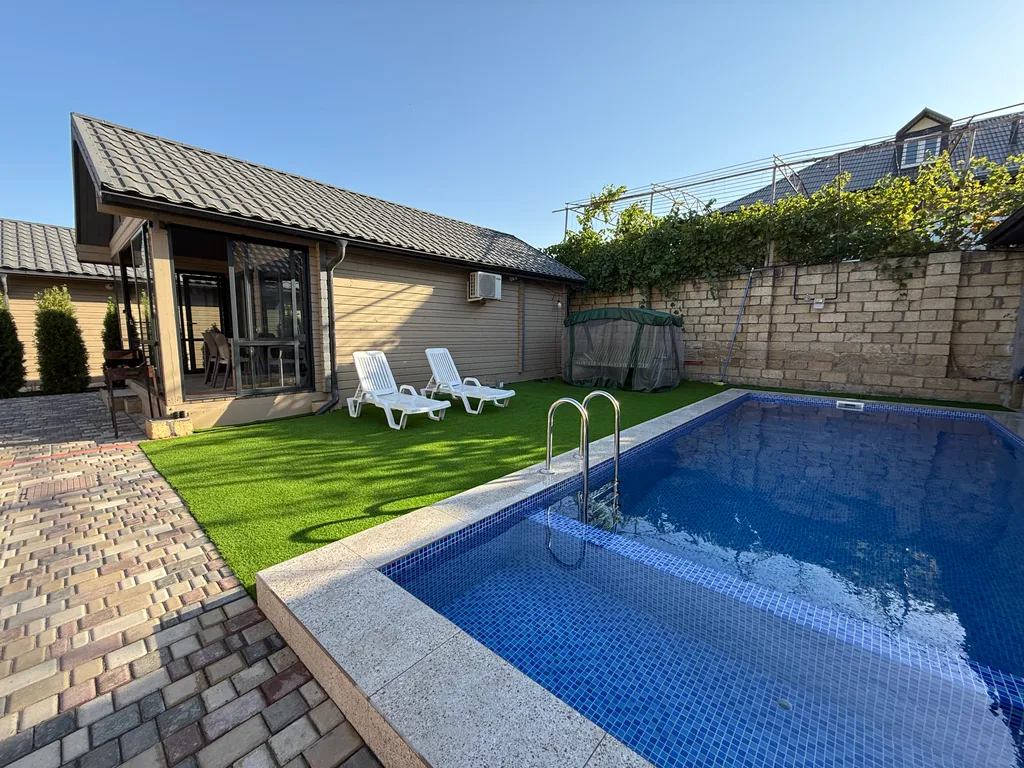 Коттедж на берегу Каспийского моря с бассейном