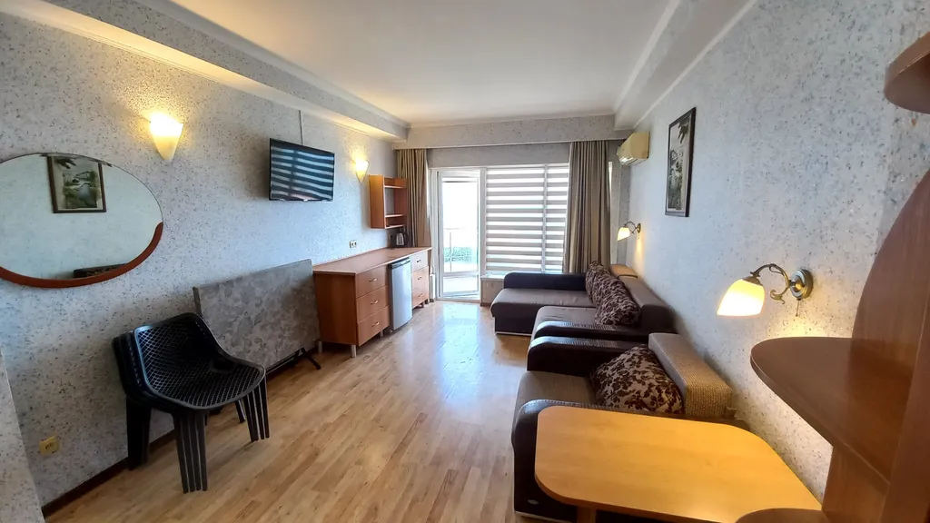 Просторный 2х комнатный номер с видом на море, 1я линия