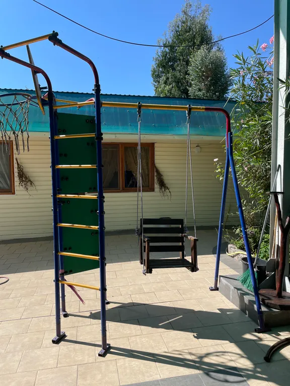 Уютный домик у красавца-эвкалипта