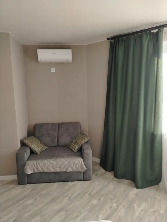 Рядом с центром квартира - студия с кондиционером