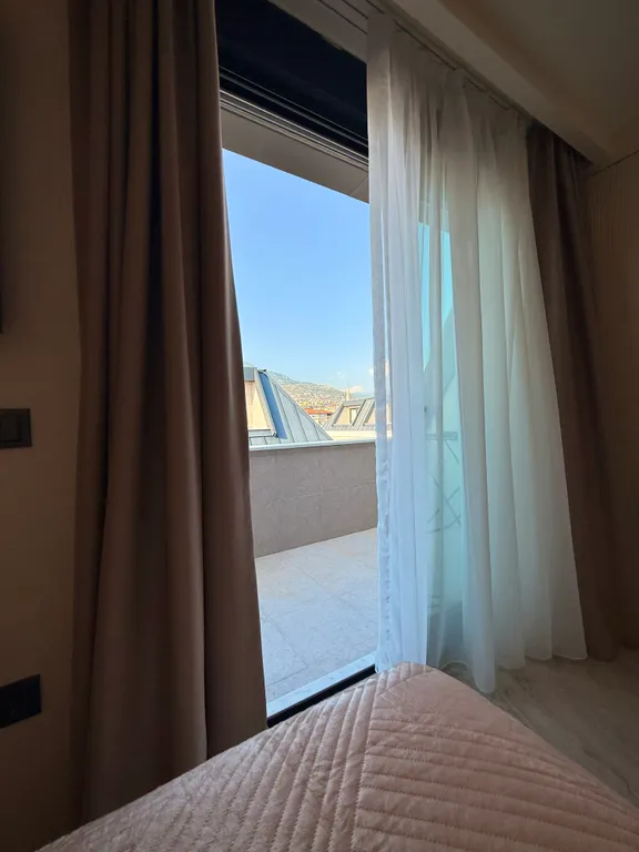 SA Apartments, Luxury 2BD Duplex