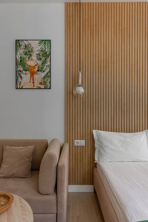 Стильный номер с балконом и кухонной зоной