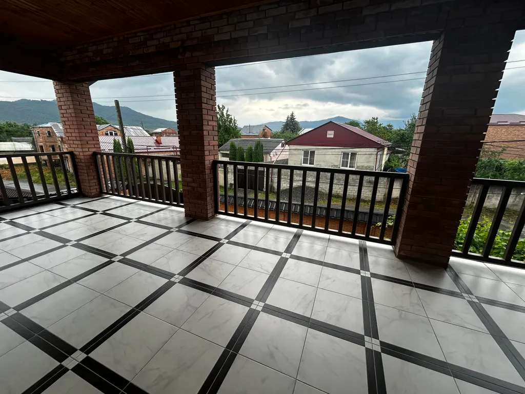 Дом с видом на горы