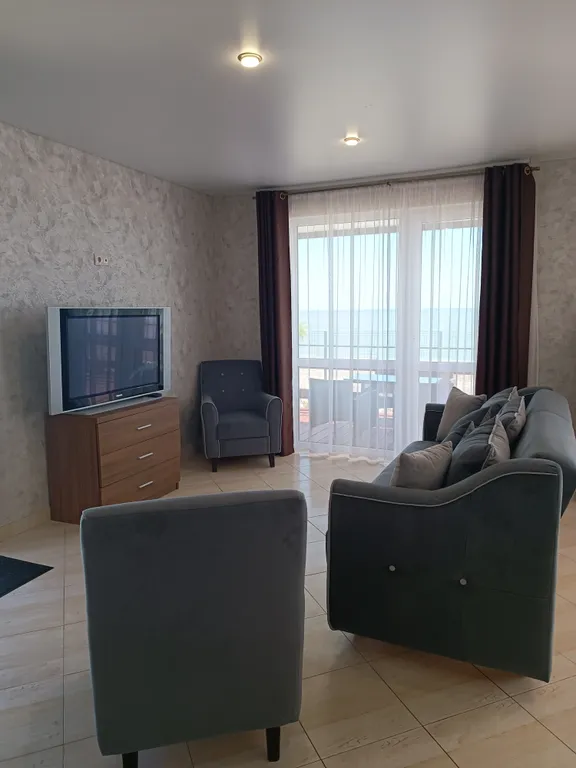 Дом-коттедж на берегу моря Изумрудный берег