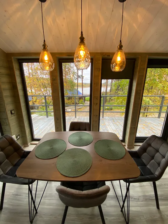 Дом 6 в лесу у реки