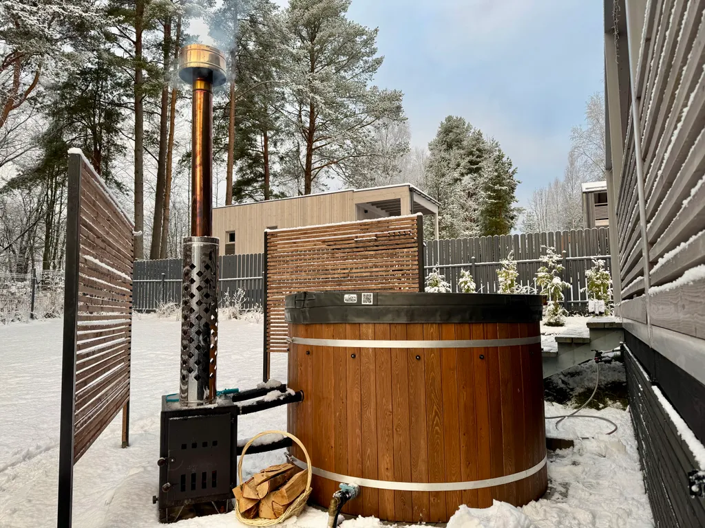 Коттедж Уютный дом с горячей купелью — Стеклянный