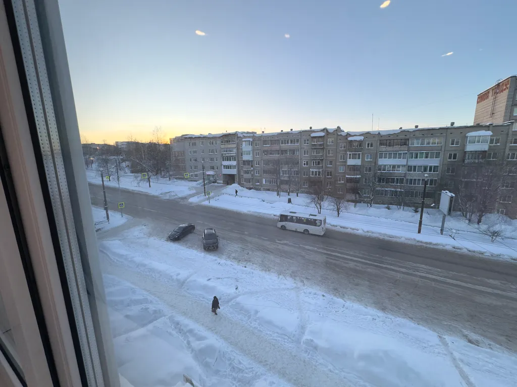 Люксовая двухкомнатная с авторским освещением