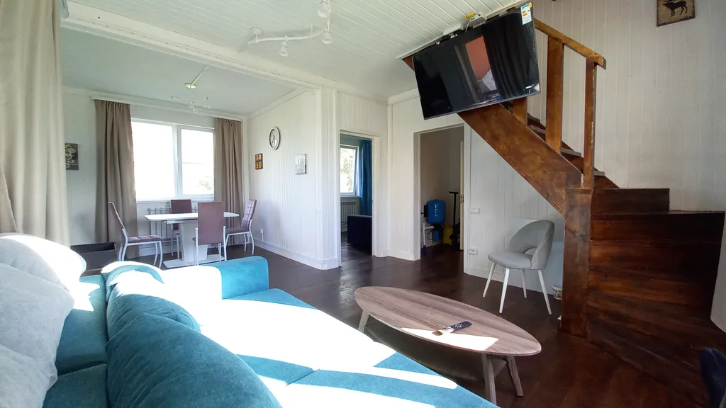 Дом в 2 километрах от озера