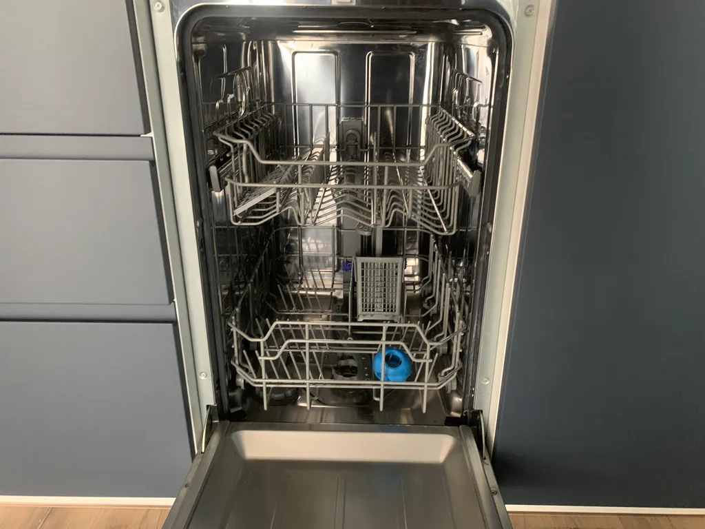 Элитная квартира с панорамным окнами витражами с видом на море