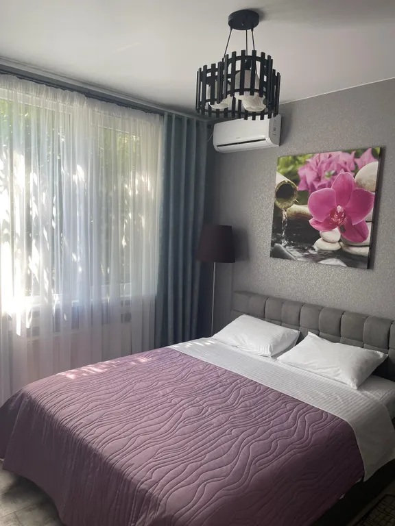 Дом в центре с бассейном и своя территория без посторонних