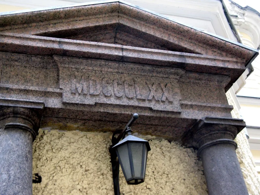 Квартира с новым ремонтом в 300 м от Эрмитажа в части Владимирского дворца