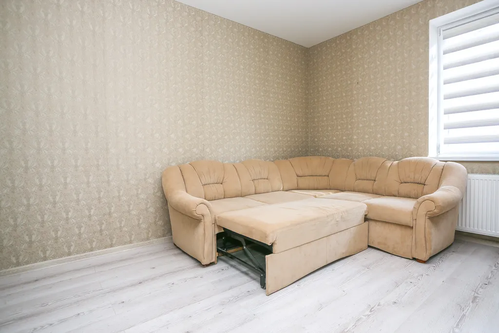 Светлая двухкомнатная квартира в тихом зелёном районе