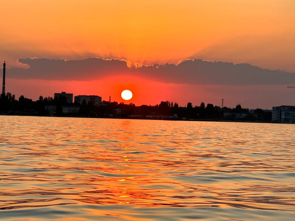 Дом на берегу Черного моря с видом на море
