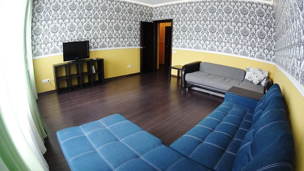 Просторная квартира с отличным ремонтом — аренда посуточно в Новосибирск