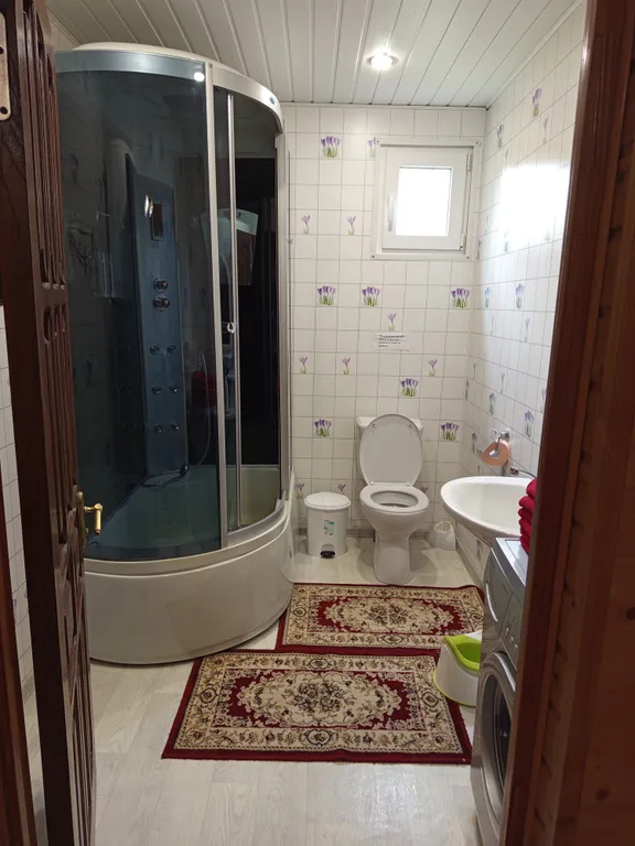 Дом с бассейном у моря