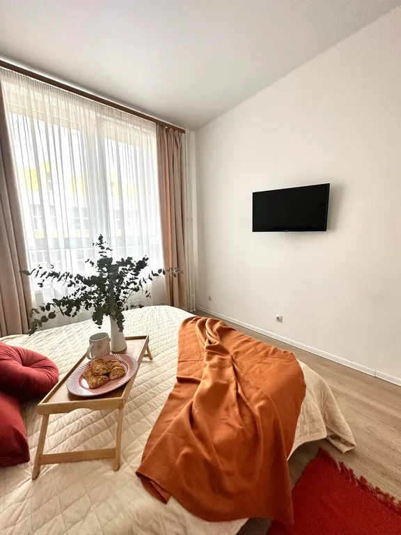 Светлая уютная трехкомнатная квартира