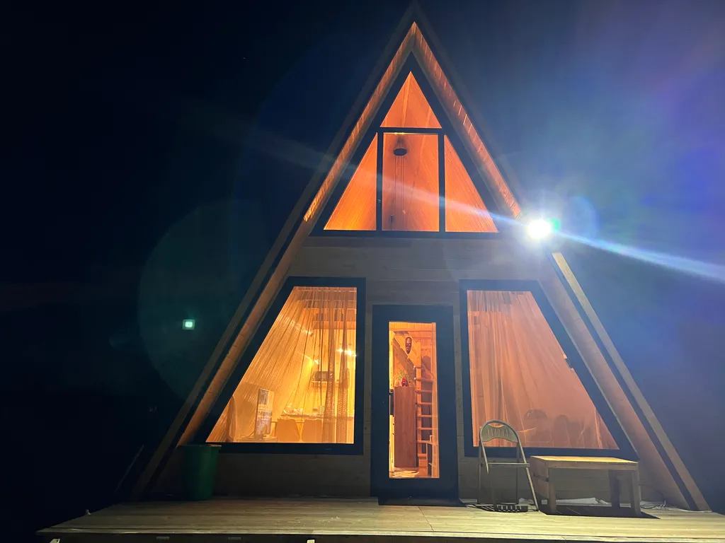 Уютный дом в стиле A-frame