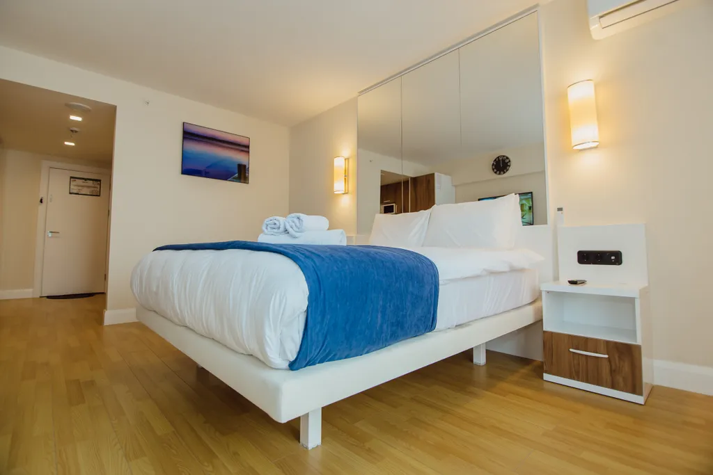 Студия с видом на море