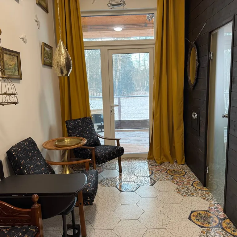 Уютный дизайнерский дом с сауной у самого леса