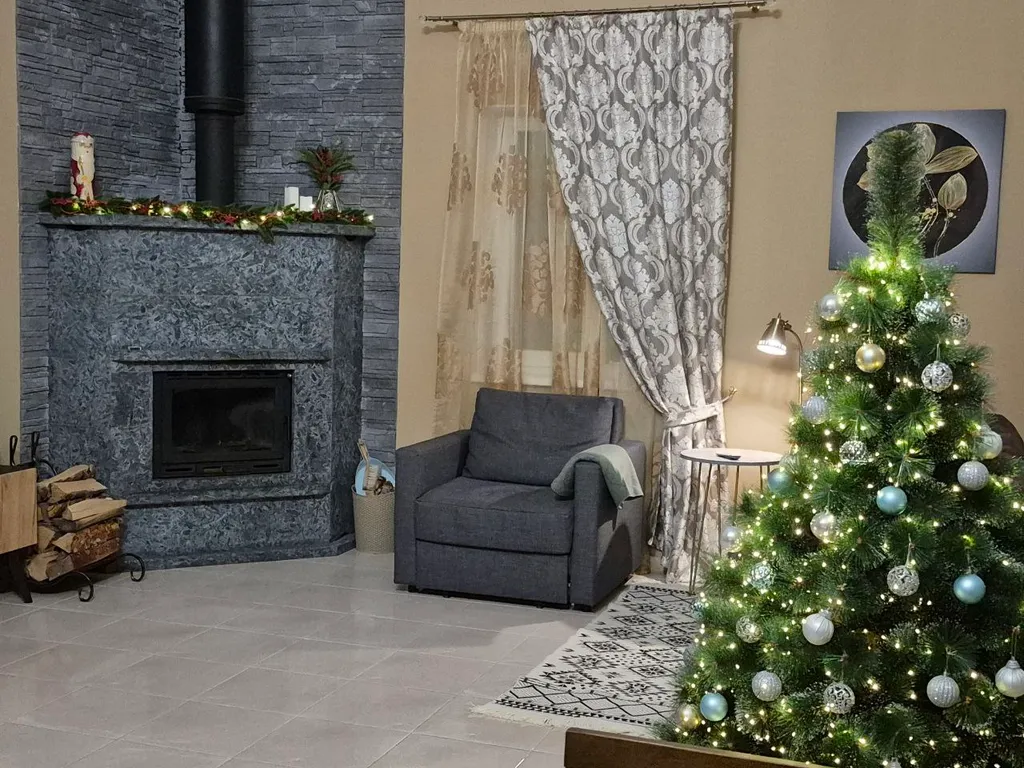 Коттедж Уютный дом с камином и сауной у озера — Ларионово