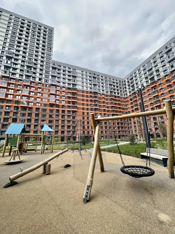 Трехкомнатная квартира с двумя спальнями, рядом с вокзалом