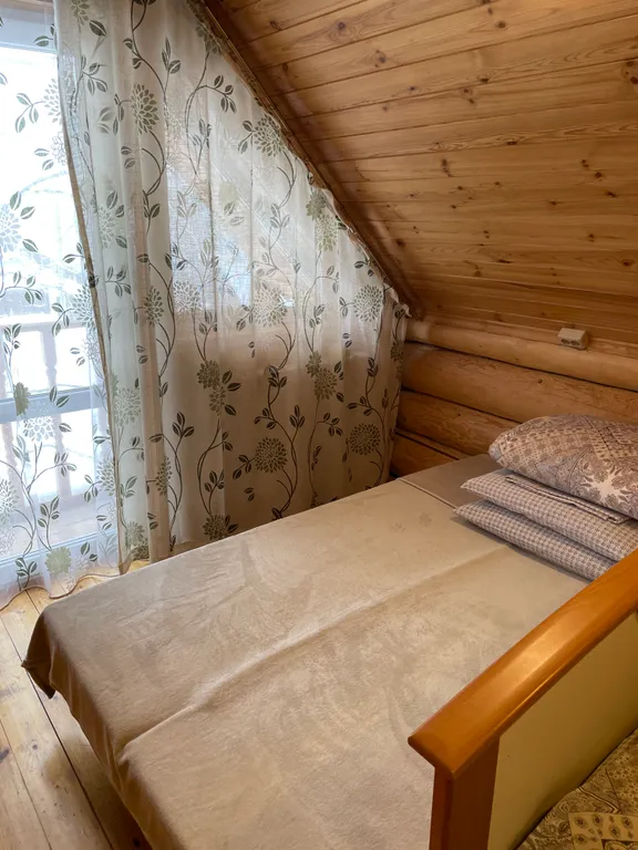 Теремок в горах бревенчатый дом и баня