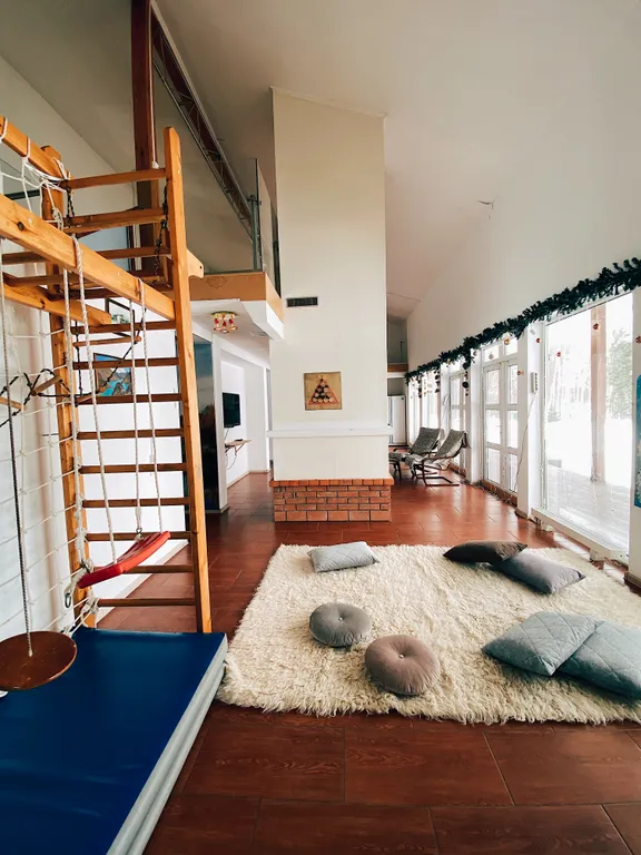 Тёплый коттедж у воды