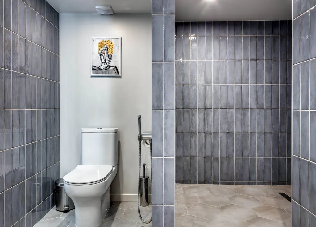 Однокомнатная двухуровневая современная квартира