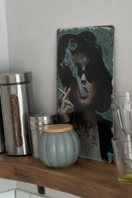 Солнечная квартира в центре города с видом на гору