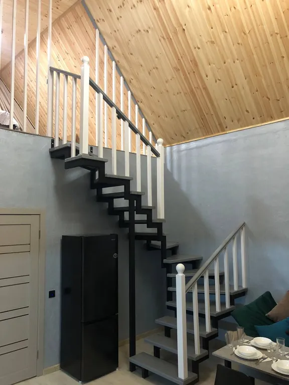 Уютный домик в окружении леса и горячих источников