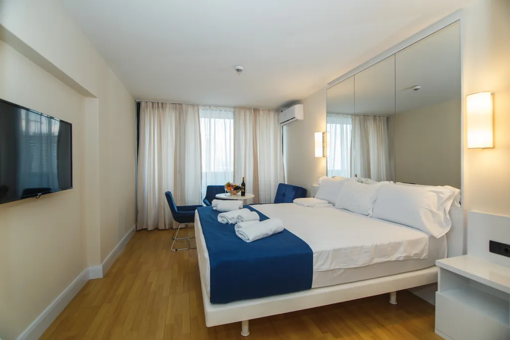 Студия на первой линии