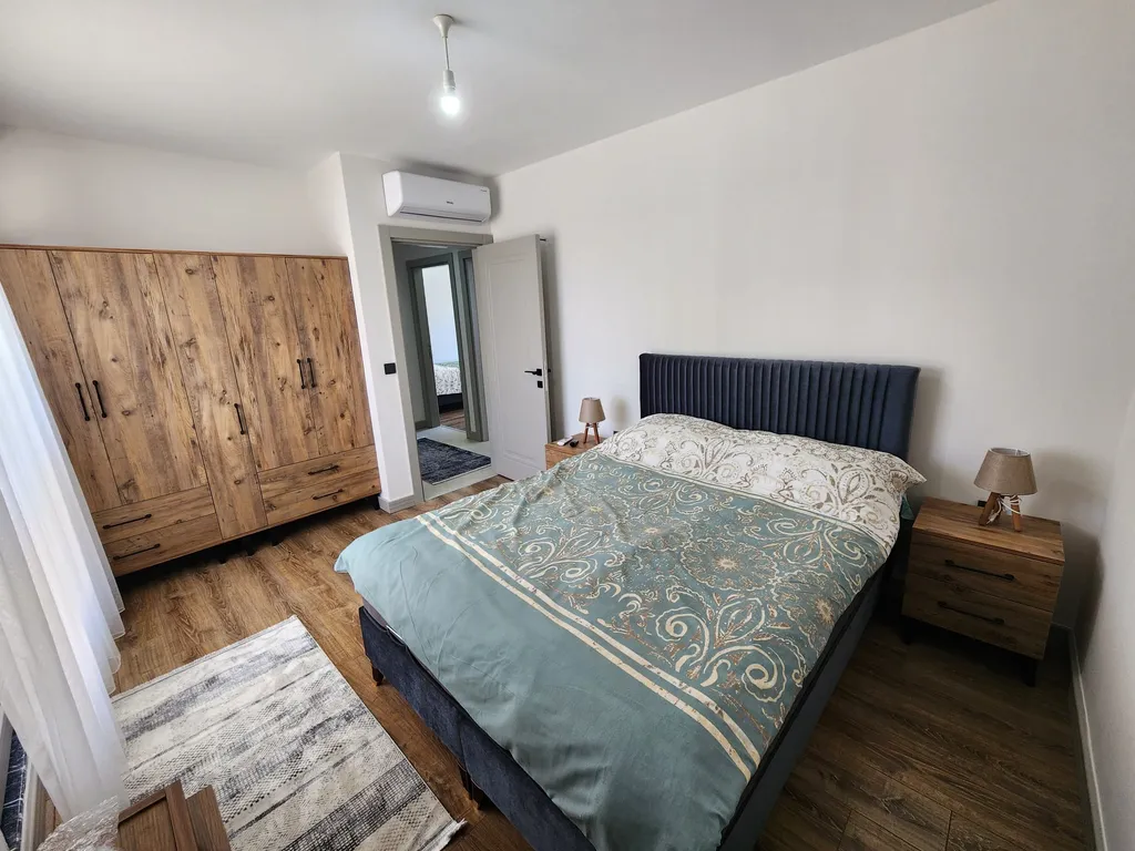 Новая 3-х комнатная квартира недалеко от пляжа в комплексе с бассейном