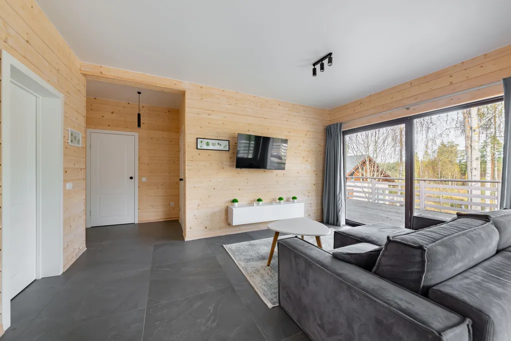 Коттедж Дом с видом на озеро в окружении леса, рядом с курортом "Игора" — Снегиревка