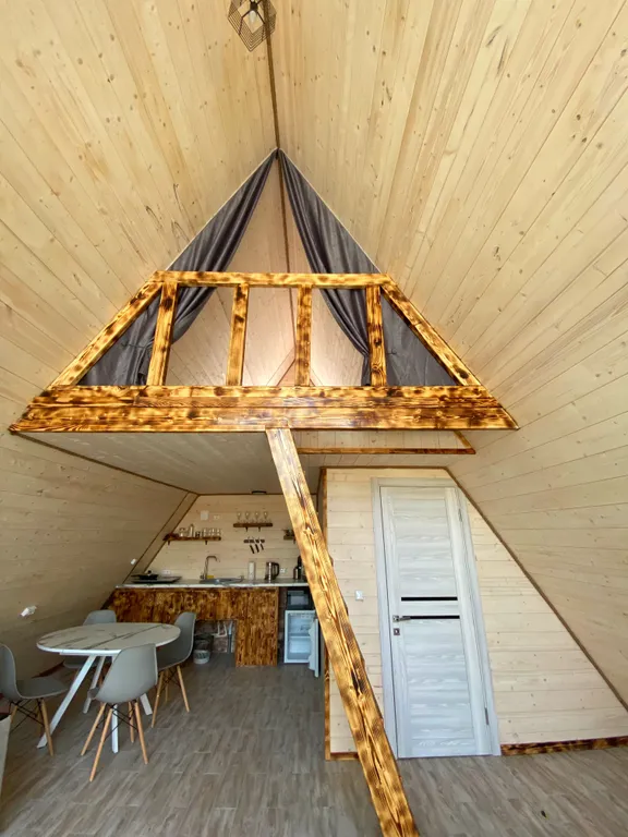 А-фрейм с бассейном