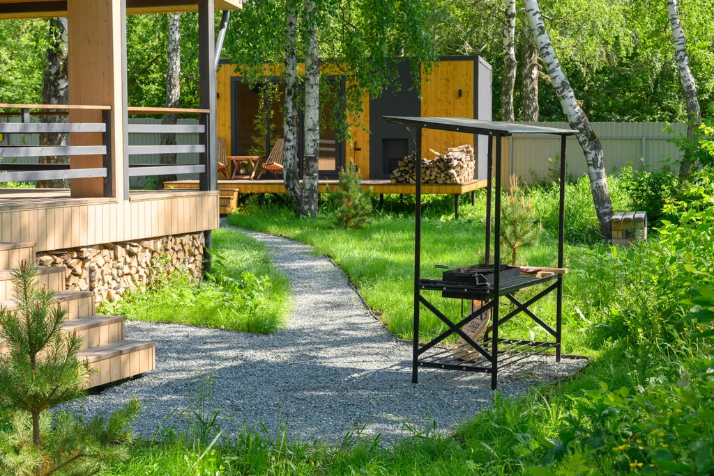 Дом с камином, баней и чаном в лесу у озера