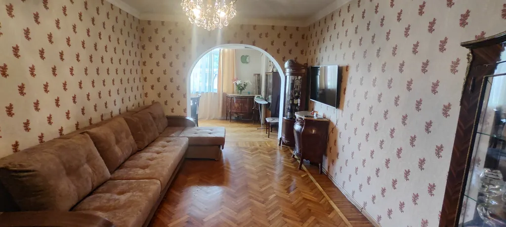 Уютная двухкомнатная квартира в центре, Сухум
