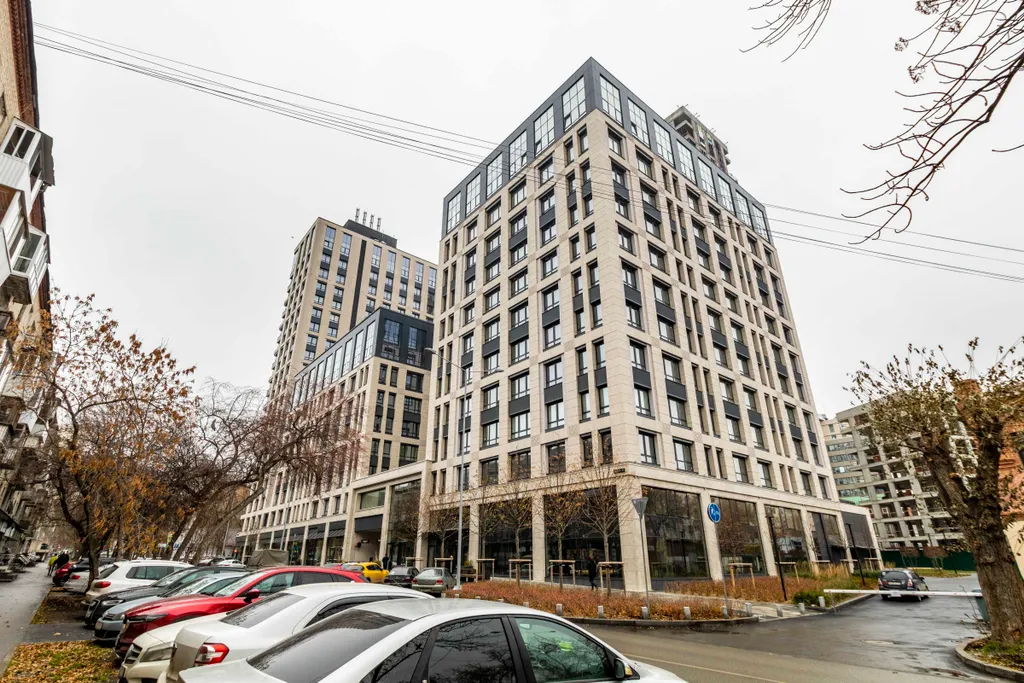 Люкс с большой лоджией и кондиционером