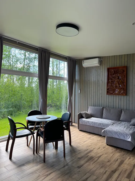 Уютный домик в живописном поселке на Красногвардейском озере