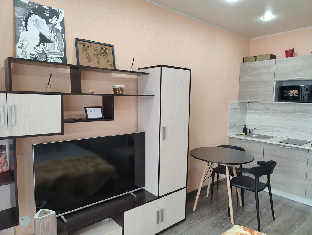 Квартира-студия Вверх